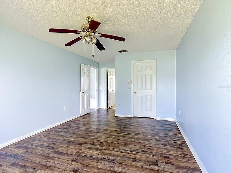 1001 Eiffel Ln — Photo 20