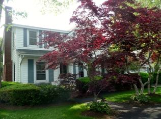 53 Oak St, Westhampton, NY 11978