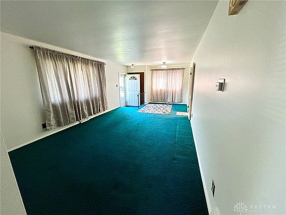 4th image of 102 Molly Ave