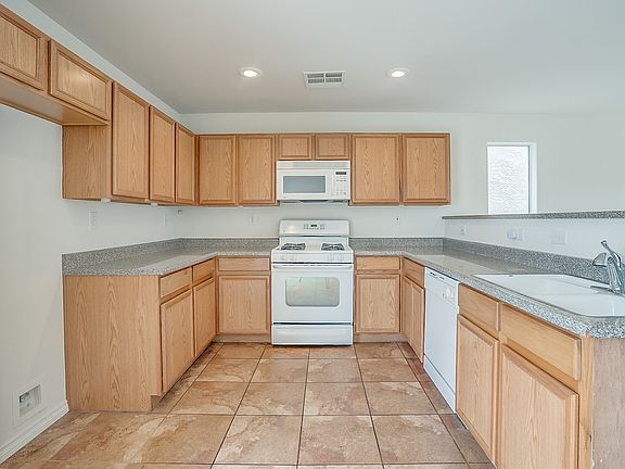 4th image of 2142 Casa Ladera St