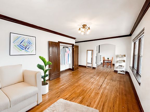 4th image of 2120 Aldrich Ave S APT 206