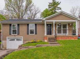 5508 Wooded Lake Dr, Louisville, KY 40299