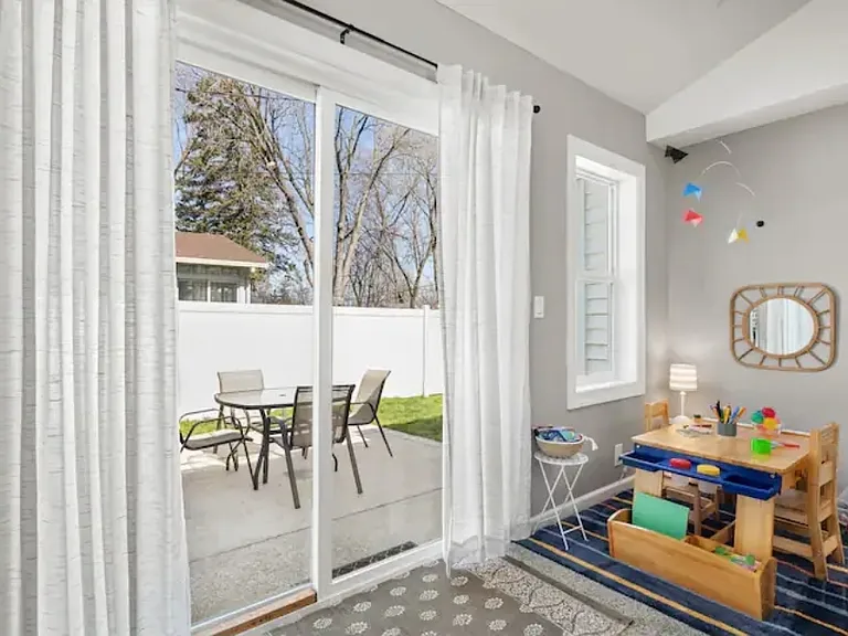 3183 Merrill Ave — Photo 15