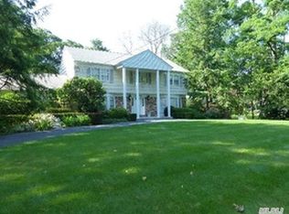 Wolf Hill Rd, Dix hills, NY 11746