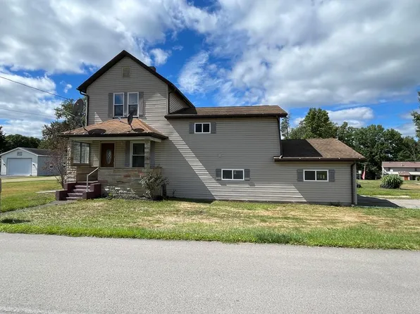 8 Lincoln St, Franklin, PA 16323