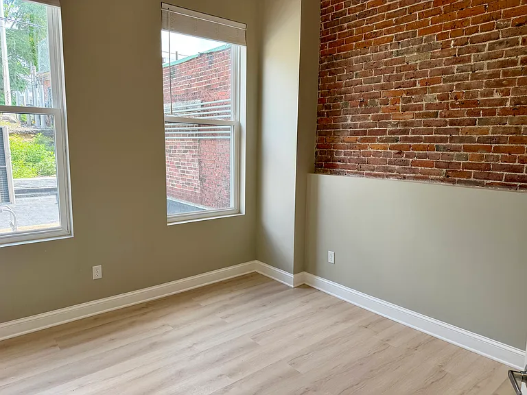 347-355 Main St #3 — Photo 10