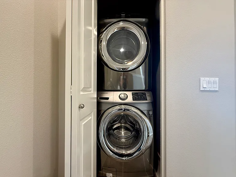 Washer/dryer upstairs