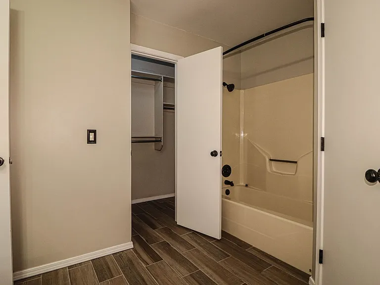 11323 S Ash St — Photo 25