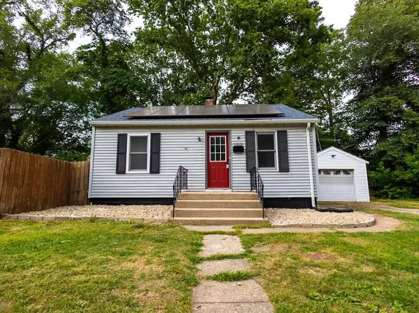 1515 1st St, La Porte, IN 46350