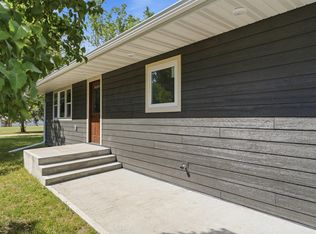 40998 McKinley Pl, Mitchell, SD 57301