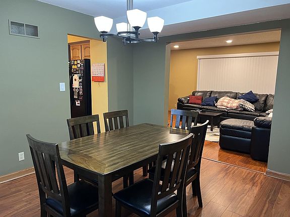3rd image of 810 Greenridge Dr