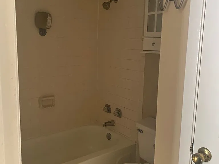 915 W 23rd St #105 — Photo 21
