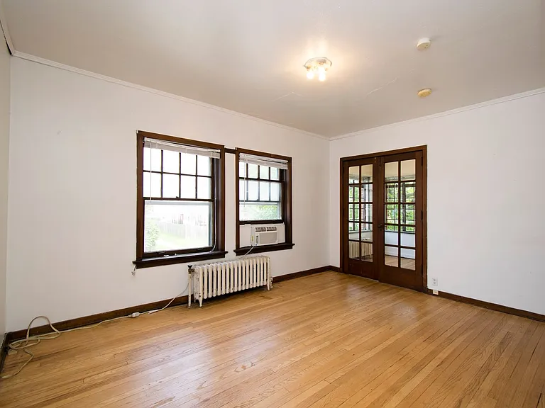 402 S Race St — Photo 37