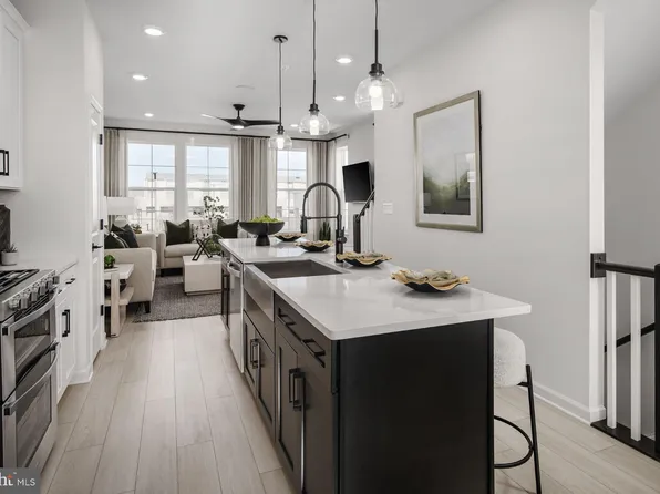 10026 Harper Vale Rd, Montgomery Village, MD 20886