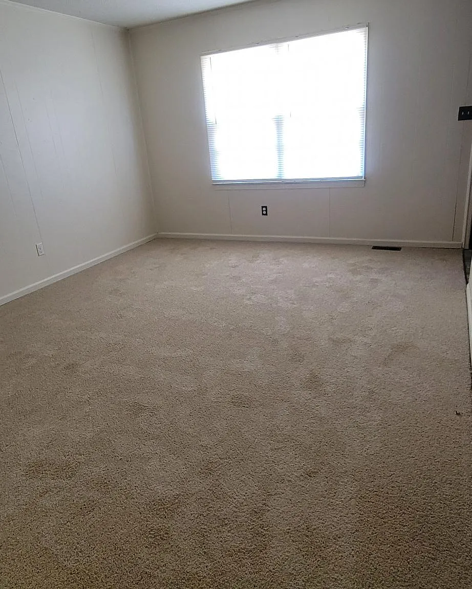 2 bed, 1.5 bath, $800 — Photo 2