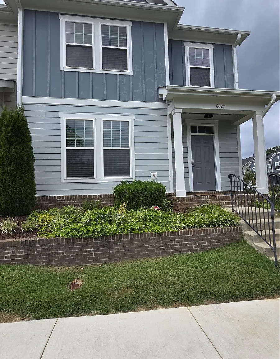 4 bed, 3.5 bath, 2076 sqft, $2,400 — Photo 3