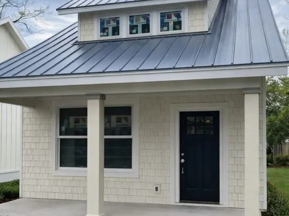 917 S 9th St, Fernandina Beach, FL 32034