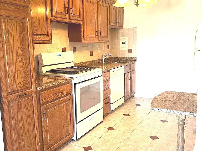 4800 Chevy Chase Dr #404 — Photo 8