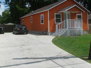 303 E 40th 1/2 St, Houston, TX 77018