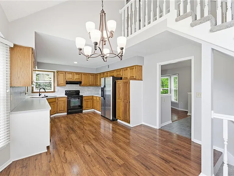 11811 Slater St — Photo 5