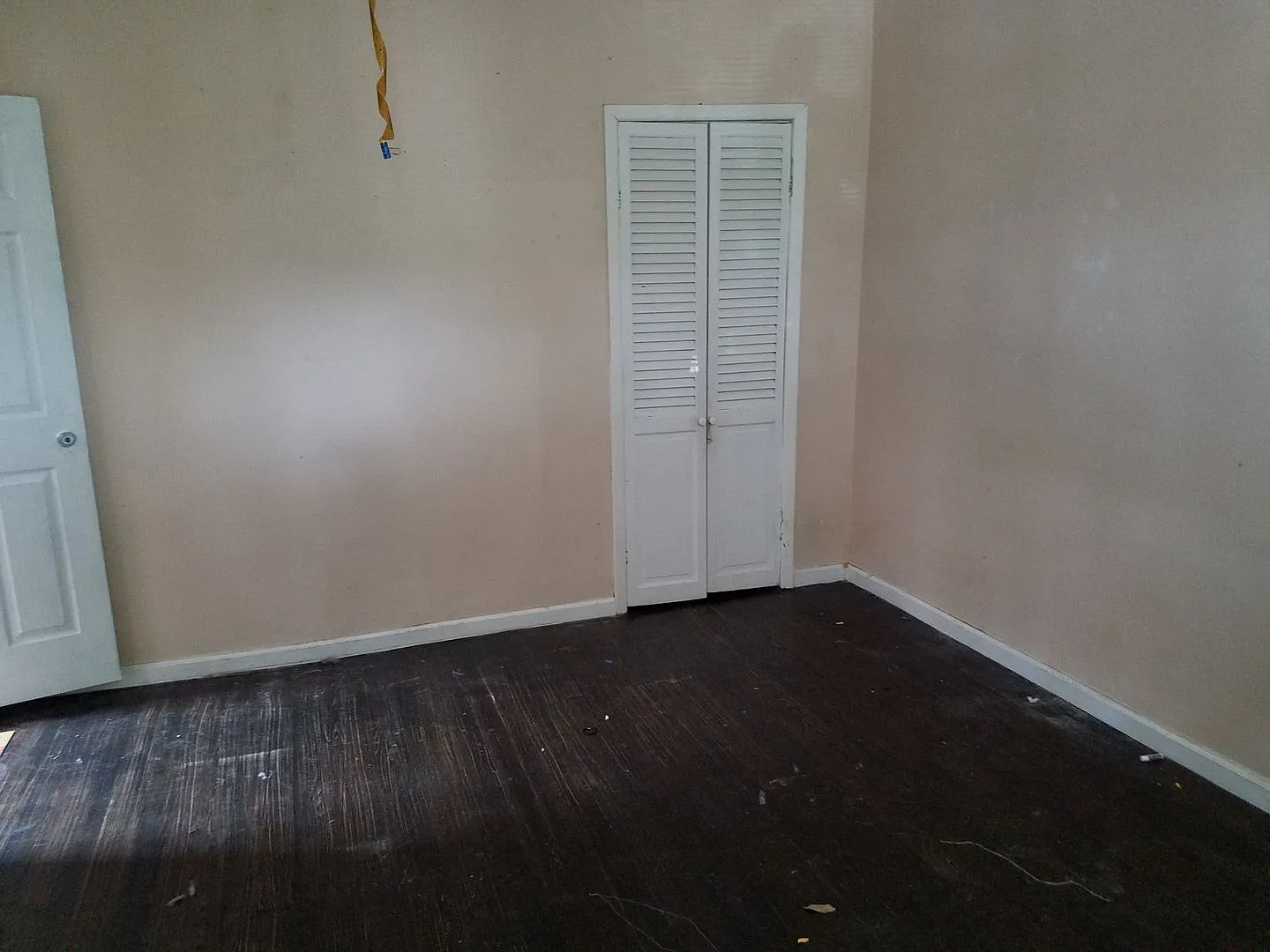Newly Renovated 7-Bedroom Newark Home Spacious — Photo 2
