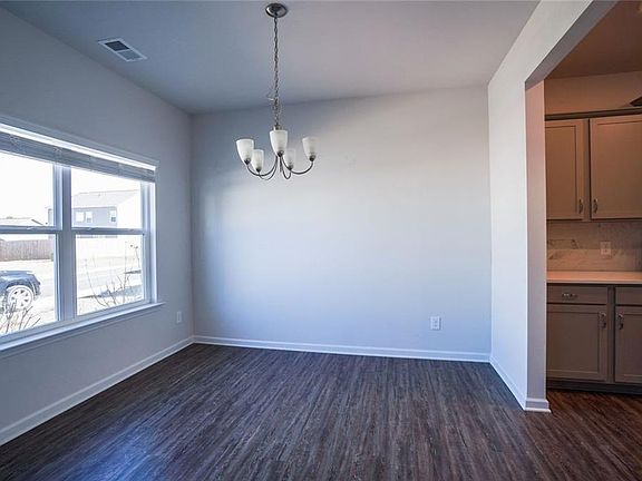 2nd image of 237 Sycamore Dr