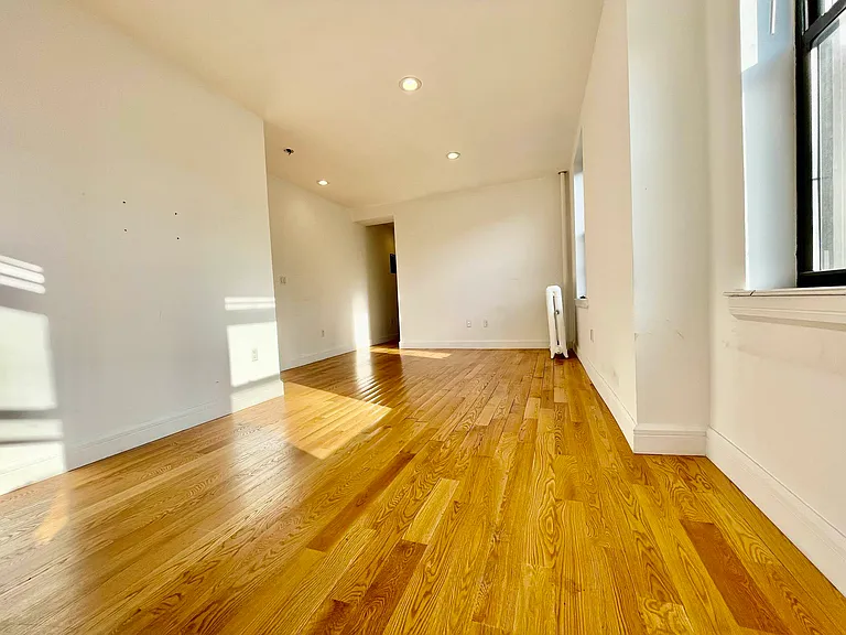 24 Charles St #7 — Photo 2