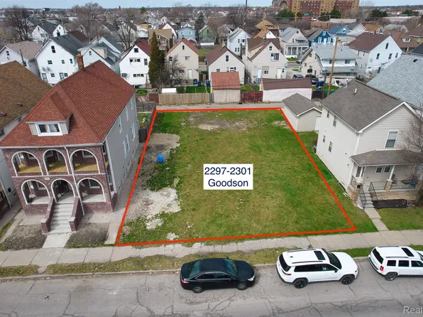 2297 Goodson St, Hamtramck, MI 48212