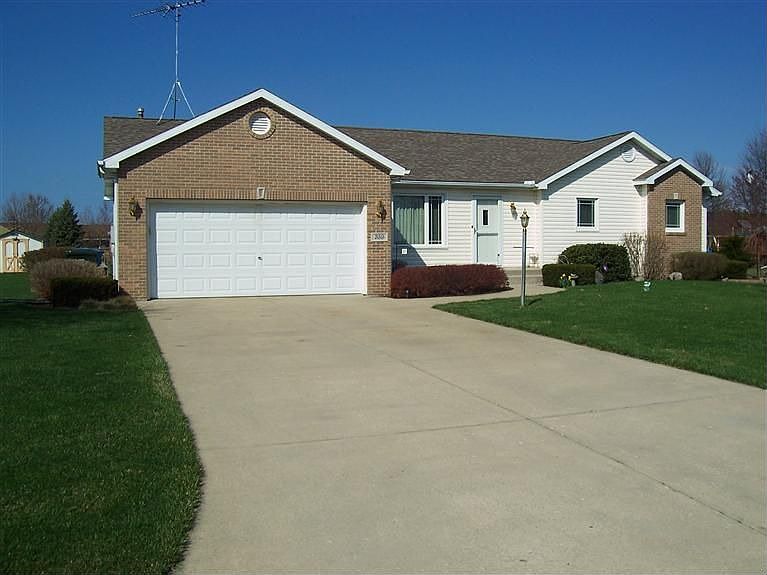 1st image of 359 E Radcliff Dr