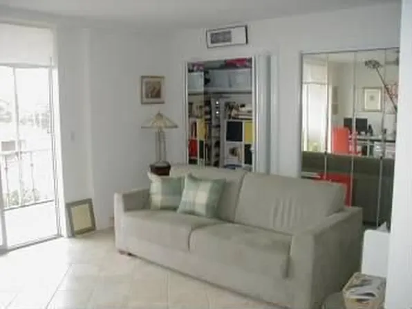 1012 N Shore Dr NE Unit 42, Saint Petersburg, FL 33701