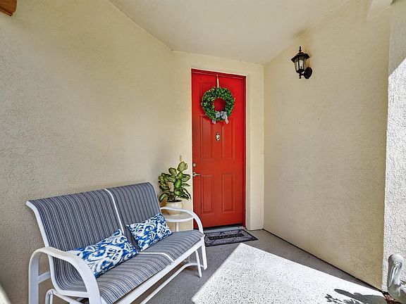3rd image of 621 Shores Blvd
