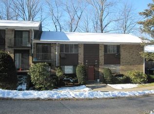 27 Kennedy Dr, Bridgeport, CT 06606