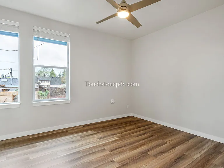 3323 SE 87th Ave — Photo 14
