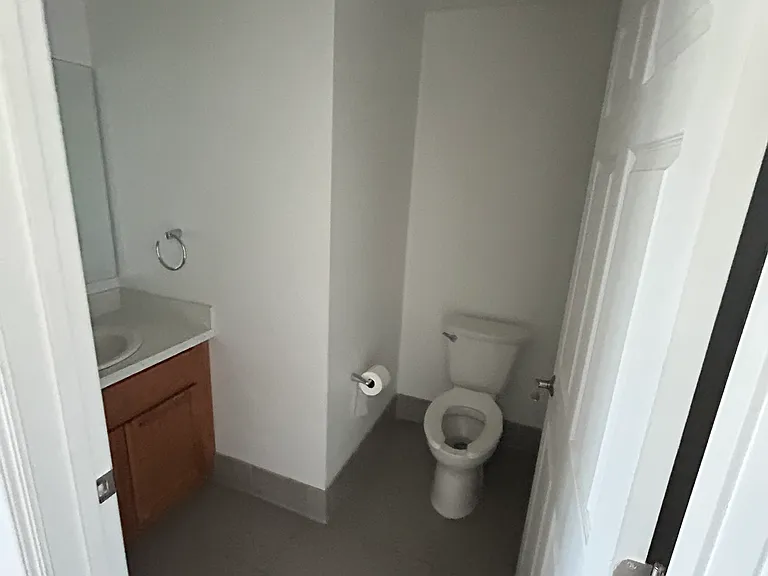 101 Madison St #4B — Photo 2