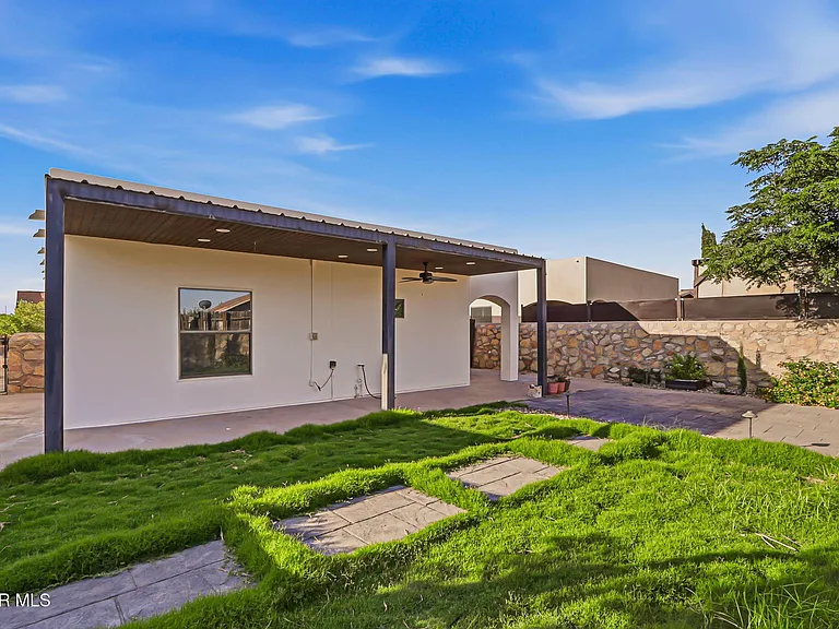 14208 Poets Rock Ln — Photo 36
