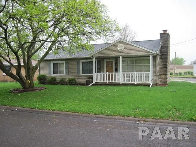 1700 Center St photo 1