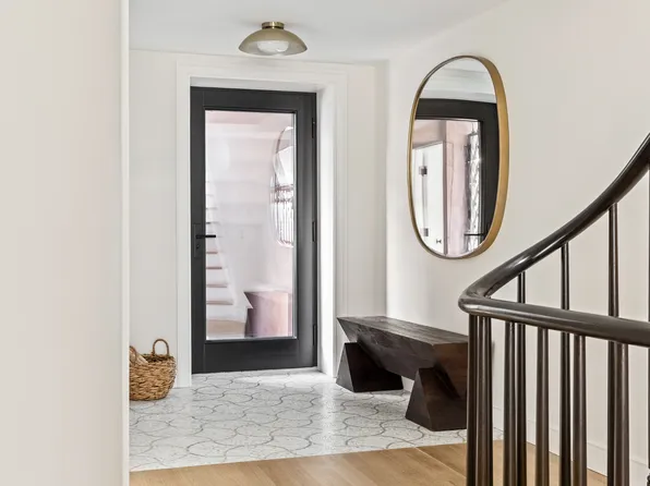 409 Sackett Street image 10 of 25