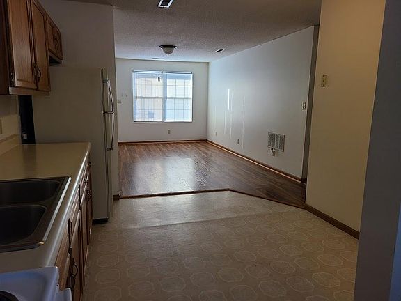 3rd image of 1203 S Wabash St