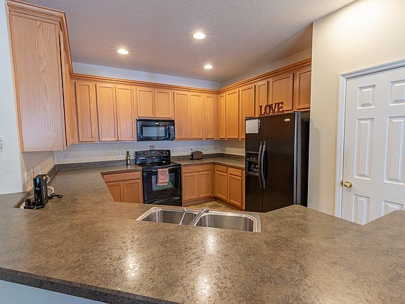 3rd image of 431 Penny Royal Pl