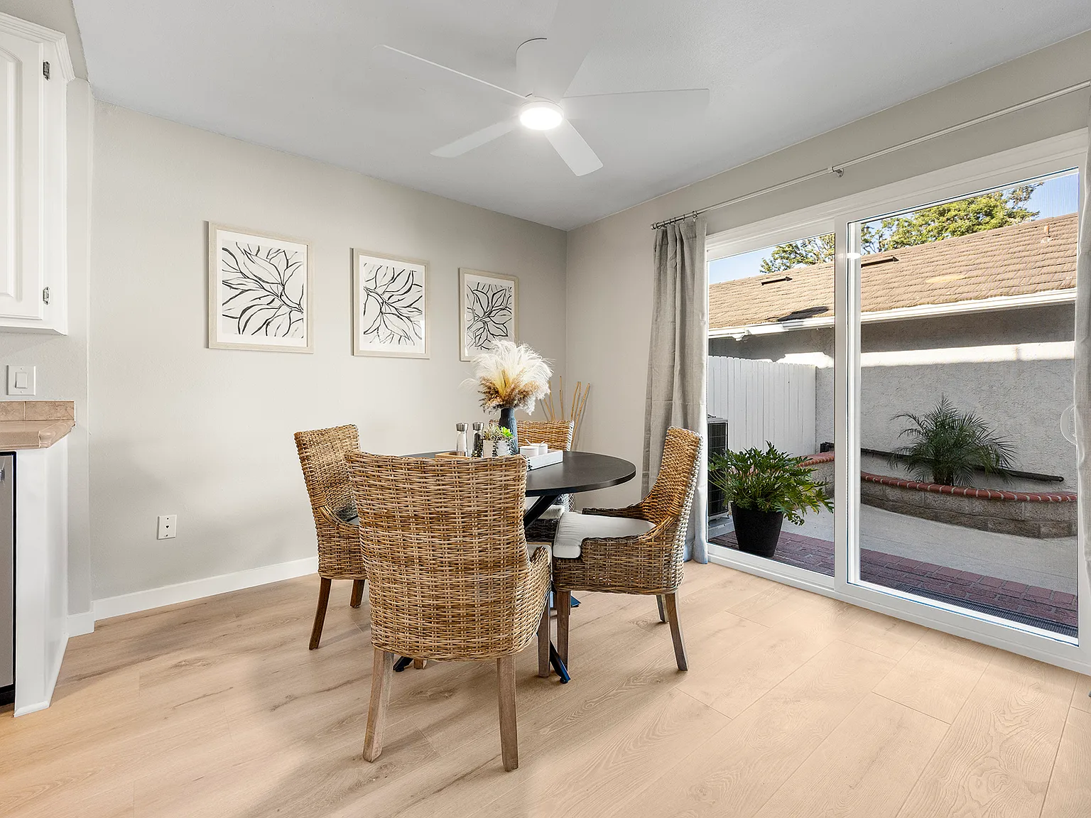 2 bed, 816 sqft, $2,950 — Photo 3