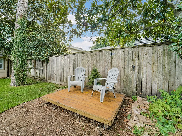 14915 Chadbourne Dr — Photo 43