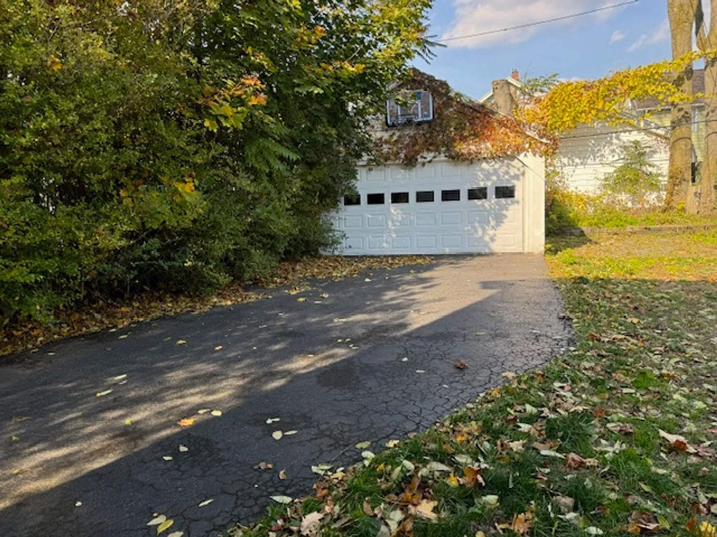 3 Bedroom - Town of Irondequoit - 2 Car Garage — Photo 3