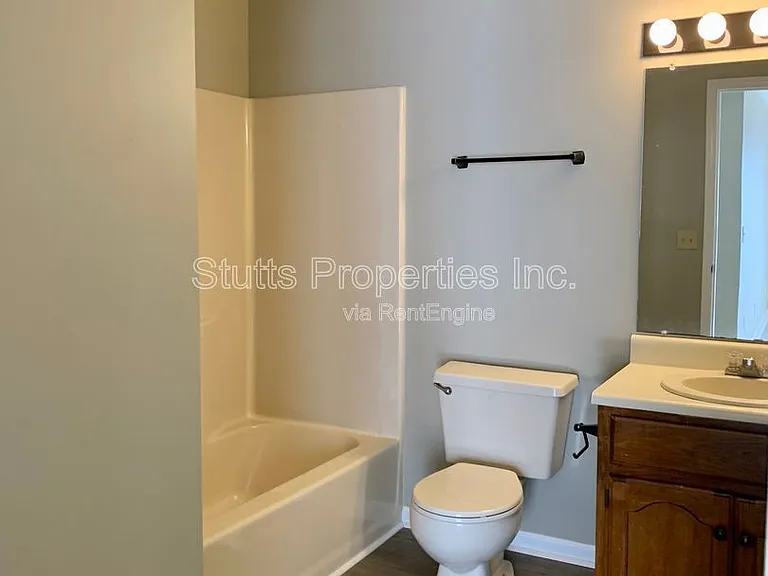 3450 Cloverdale Rd #20 — Photo 4