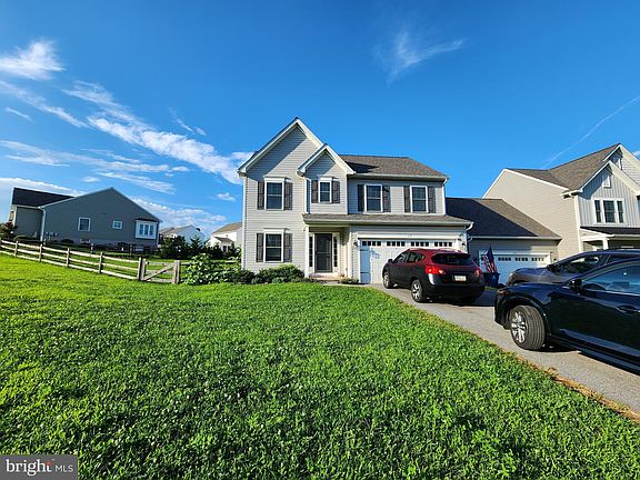 3rd image of 219 Greenwood Dr