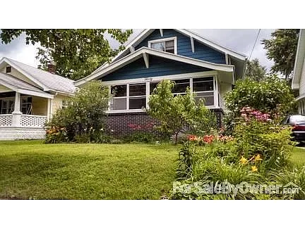 30 Elmwood St NE photo 1
