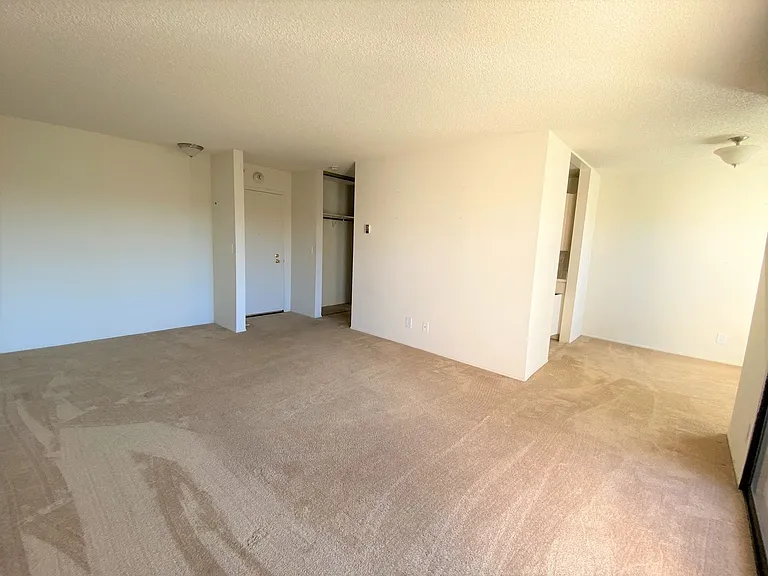 4 Commodore Dr #439 — Photo 3
