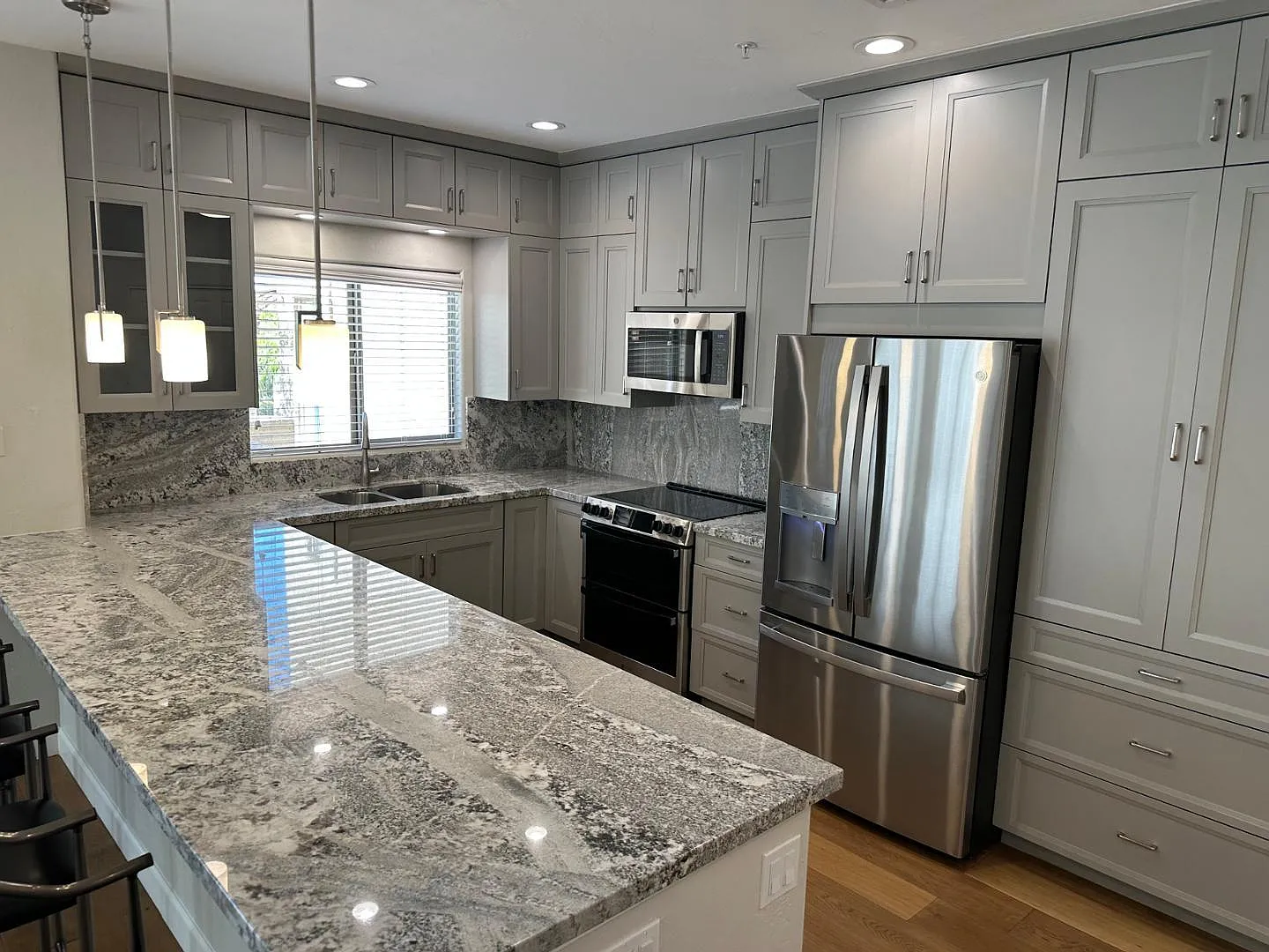 2 bed, 1239 sqft, $3,300 — Photo 3