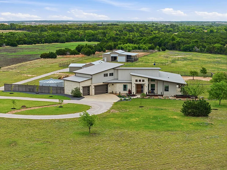 215 Mesa Vista Dr — Photo 2
