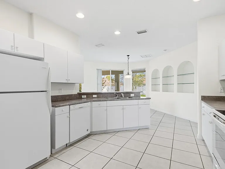 29 E Diamond Dr — Photo 9