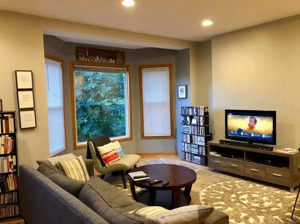 1460 W Erie St #3, Chicago, IL 60642